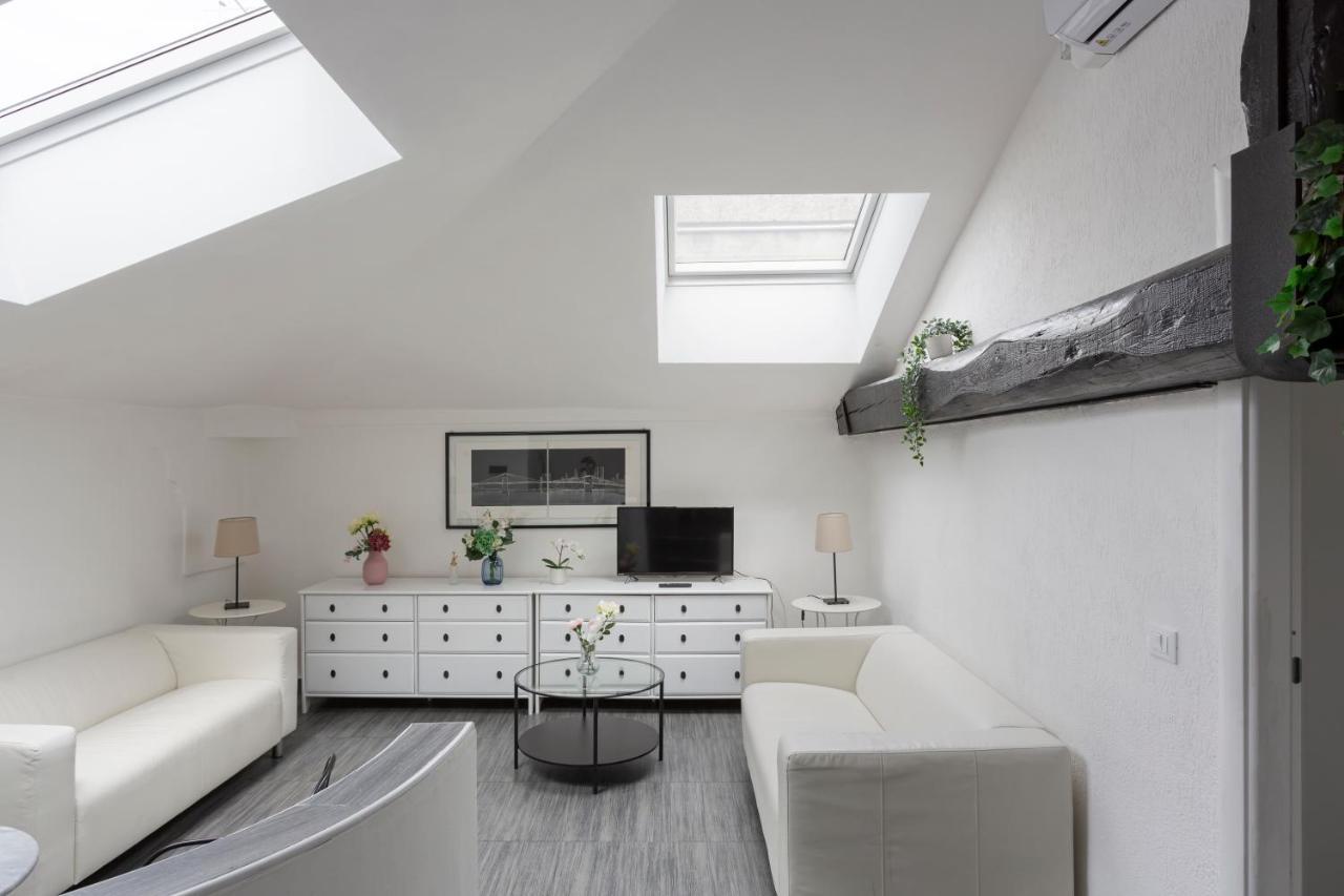 2 Bedroom 2 Bathroom Apt - Duomo 1 Μιλάνο Εξωτερικό φωτογραφία
